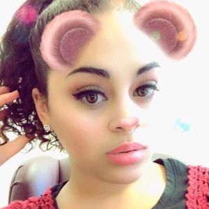 Meet your Posher, Zuliam